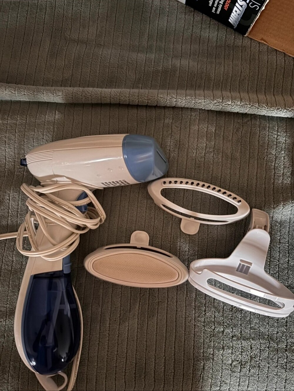 Conair Hand Heald Steamer, Never Used New Out Of The Box - Picture 2 of 4